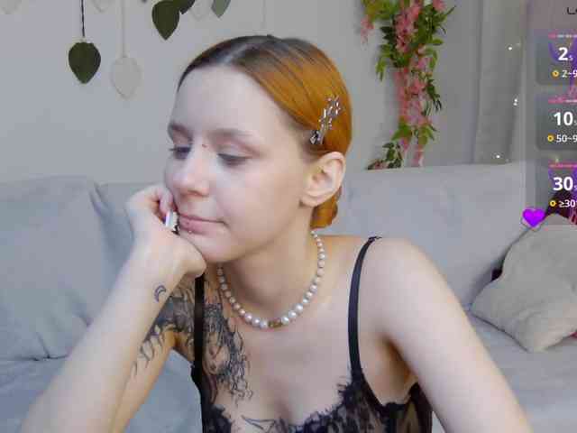 Rachel-lips webcam