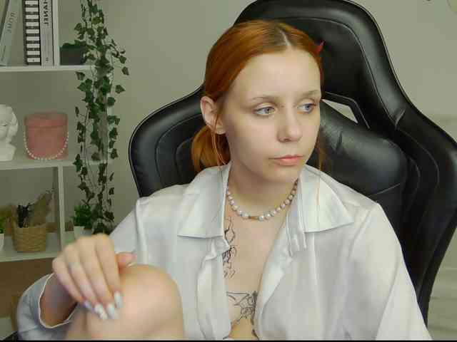 Rachel-lips webcam