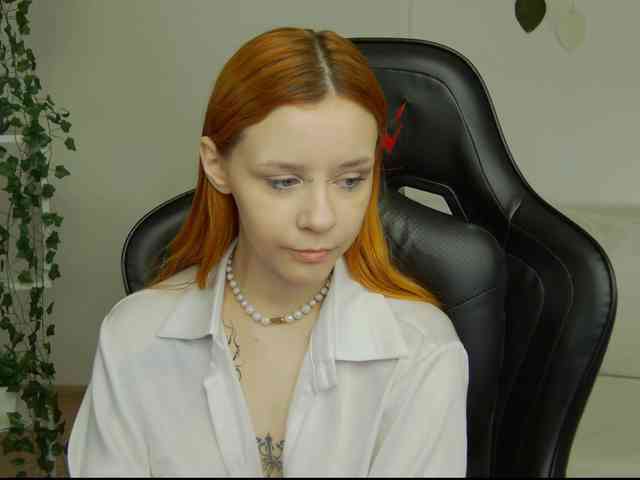 Rachel-lips webcam