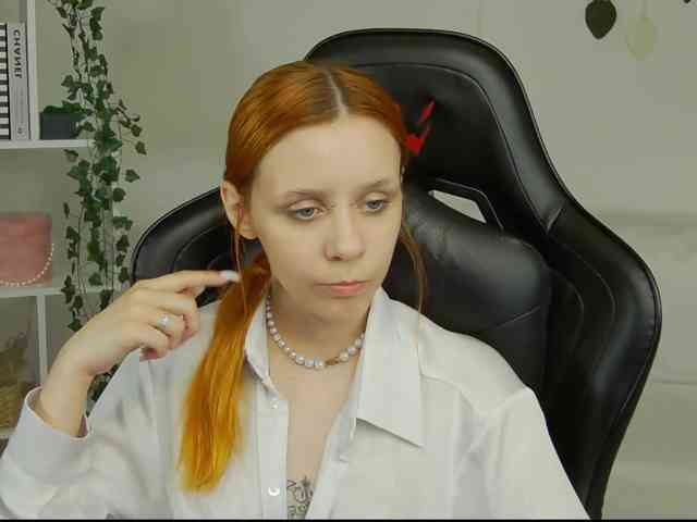 Rachel-lips webcam