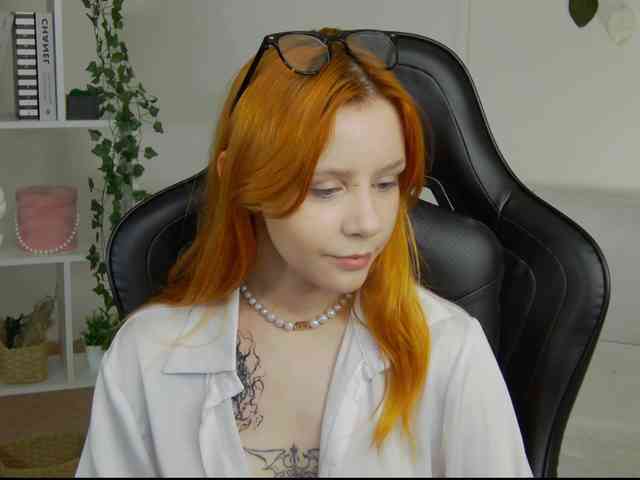 Rachel-lips webcam