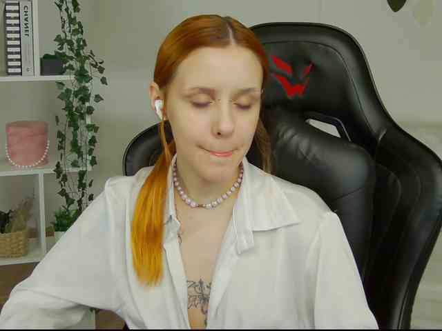 Rachel-lips webcam