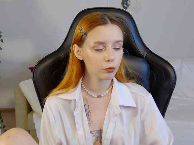 Rachel-lips webcam