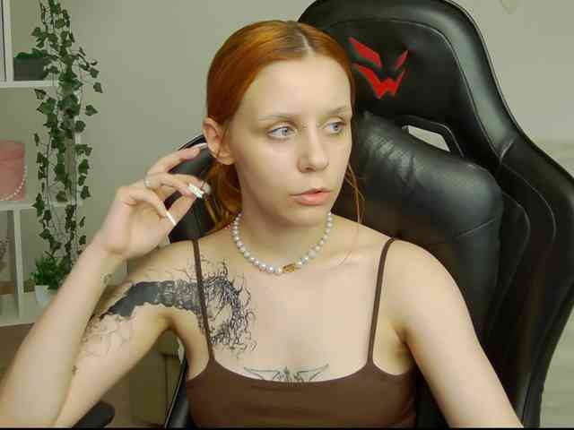 Rachel-lips webcam