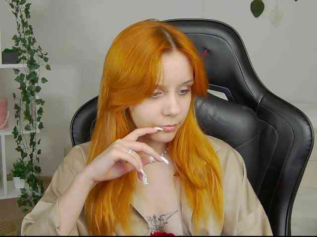Rachel-lips webcam
