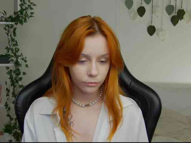 Rachel-lips webcam