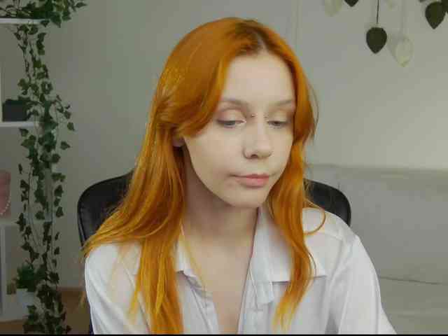 Rachel-lips webcam