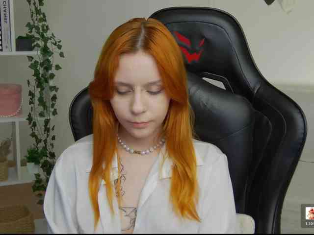 Rachel-lips webcam