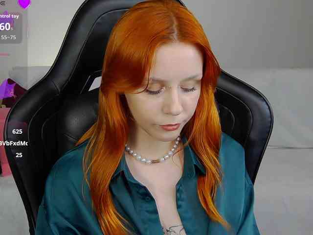 Rachel-lips webcam