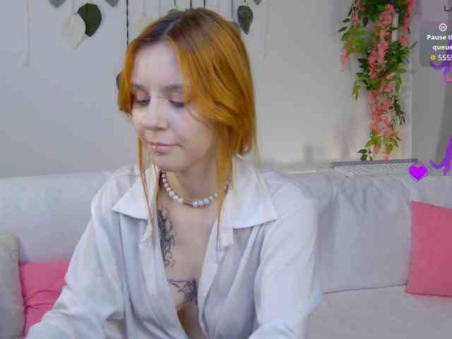 Rachel-lips webcam