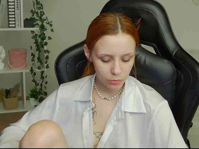 Rachel-lips webcam