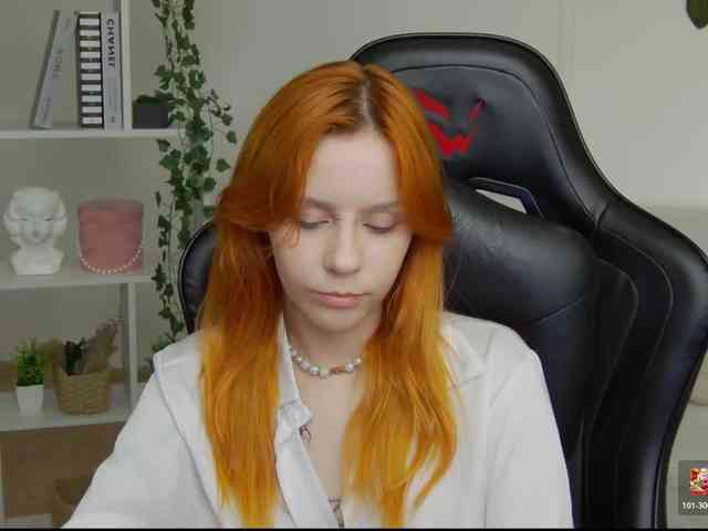 Rachel-lips webcam