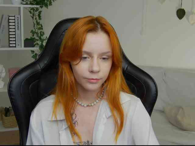 Rachel-lips webcam