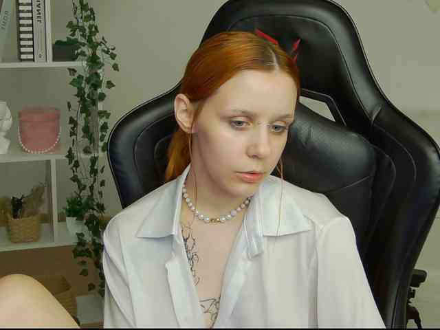 Rachel-lips webcam