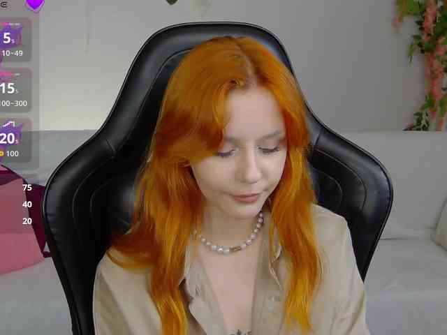 Rachel-lips webcam