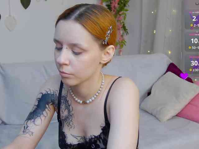 Rachel-lips webcam