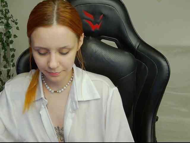 Rachel-lips webcam