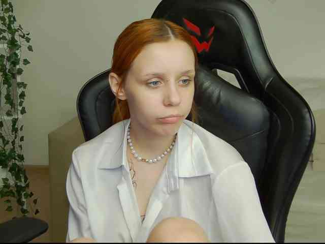 Rachel-lips webcam