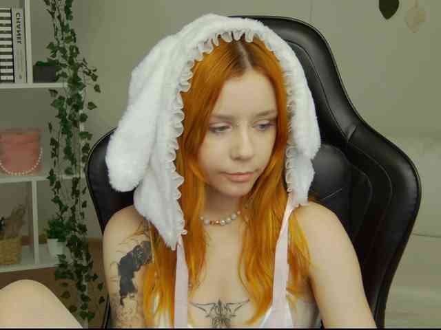 Rachel-lips webcam