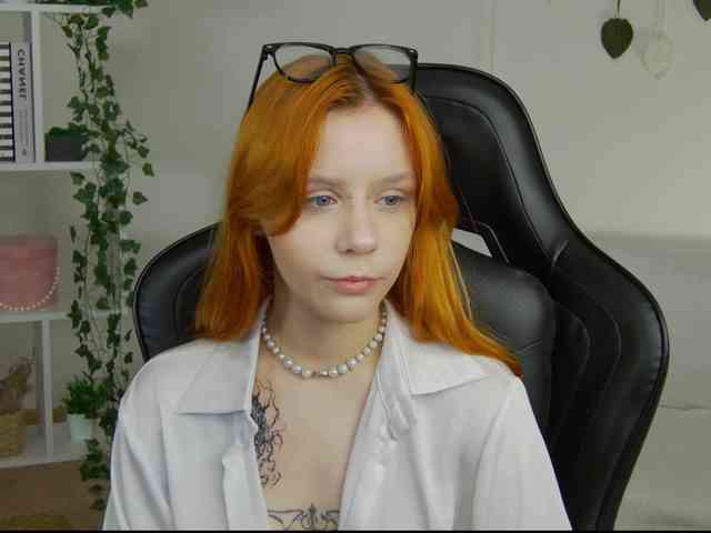 Rachel-lips webcam