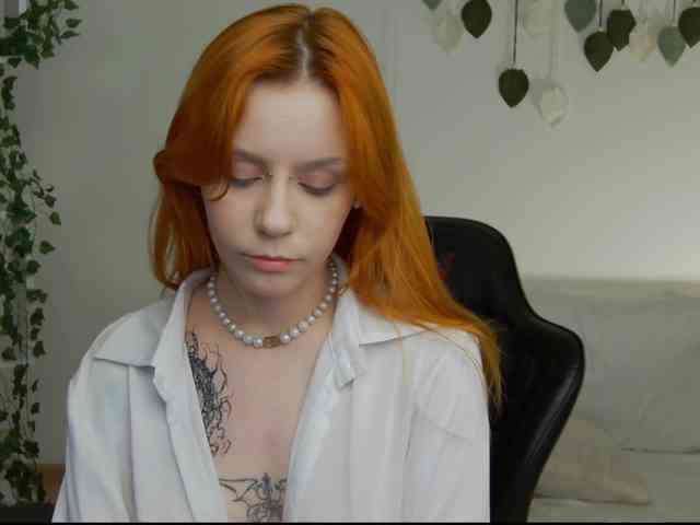Rachel-lips webcam