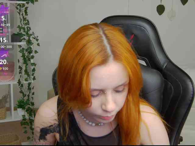 Rachel-lips webcam