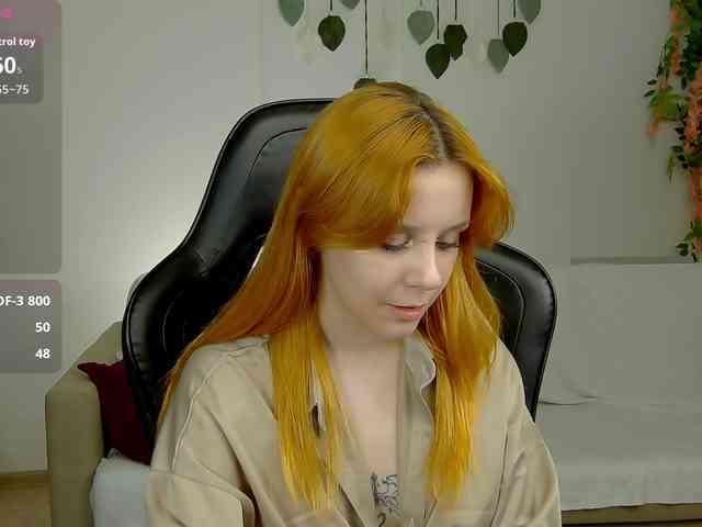 Rachel-lips webcam