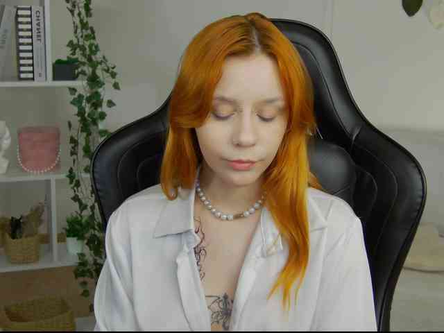 Rachel-lips webcam