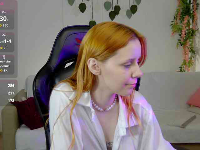 Rachel-lips webcam
