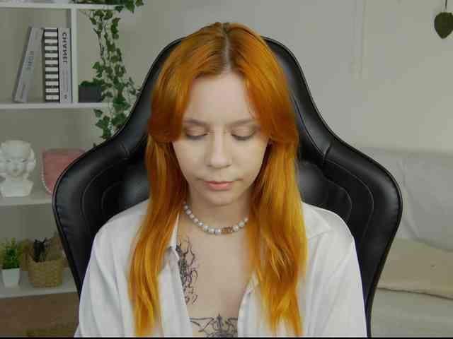 Rachel-lips webcam