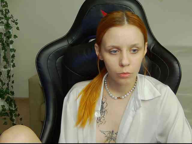 Rachel-lips webcam
