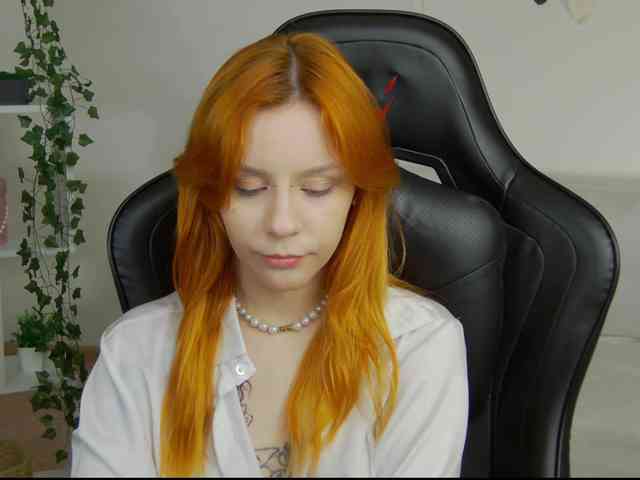 Rachel-lips webcam