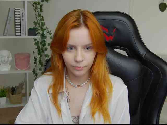 Rachel-lips webcam