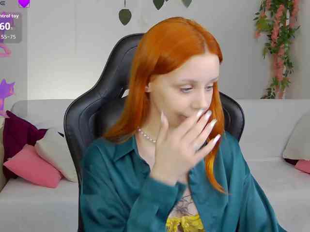 Rachel-lips webcam