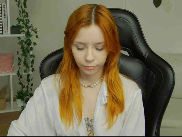 Rachel-lips webcam