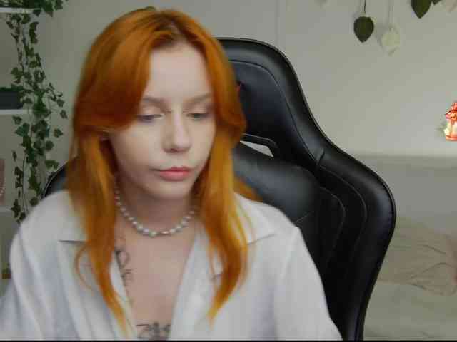 Rachel-lips webcam