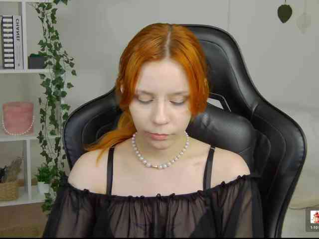 Rachel-lips webcam