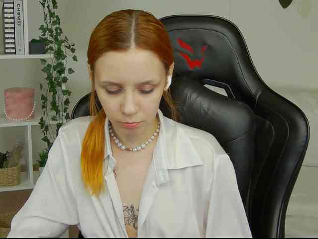 Rachel-lips webcam