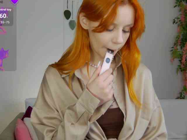 Rachel-lips webcam