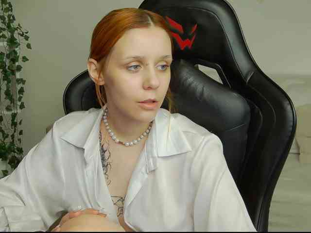 Rachel-lips webcam