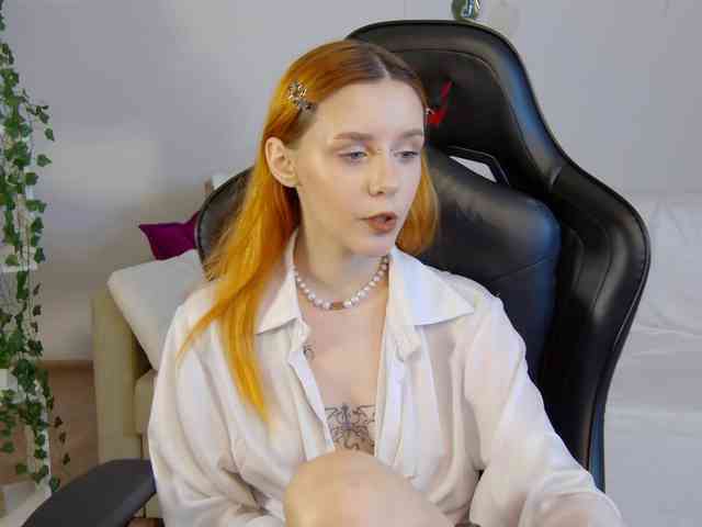 Rachel-lips webcam