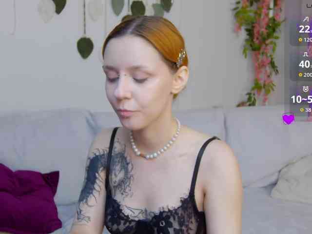 Rachel-lips webcam