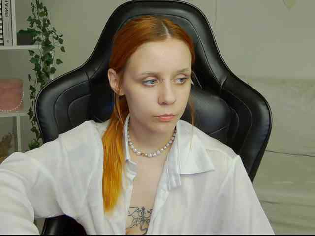 Rachel-lips webcam
