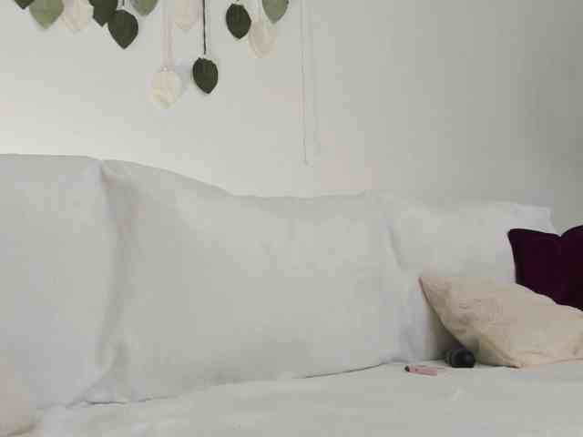 Rachel-lips webcam