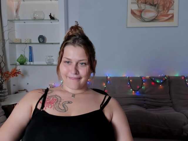 WhisperOfSiren live webcam show