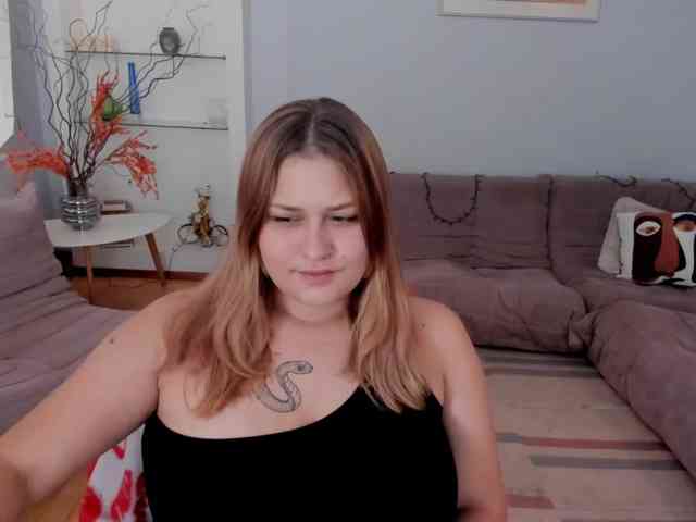 Whisper_Of_Sirena webcam