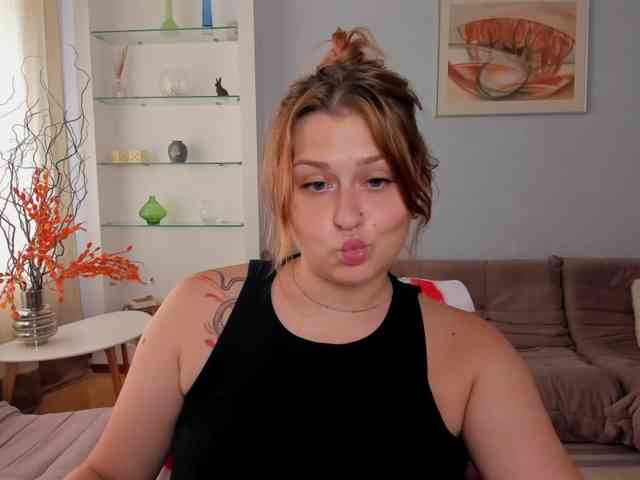 Whisper_Of_Sirena webcam