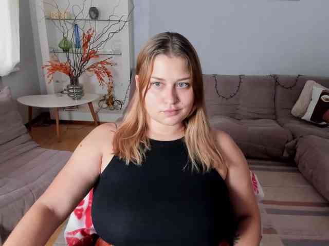 Whisper_Of_Sirena webcam