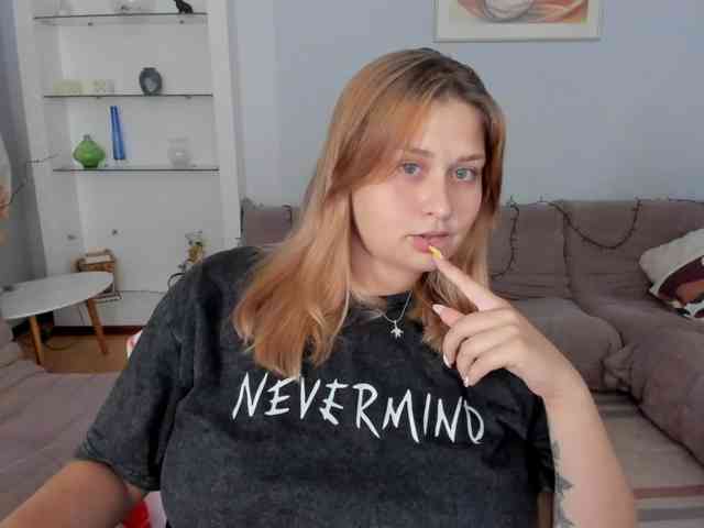 Whisper_Of_Sirena webcam