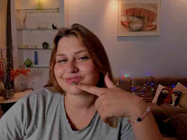 Whisper_Of_Sirena webcam
